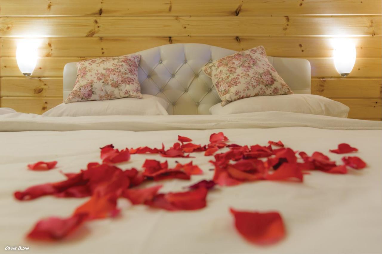 Отель Etzel Tami Hospitality Неот-Голан Экстерьер фото